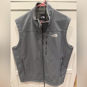 Men’s Northface Vest
